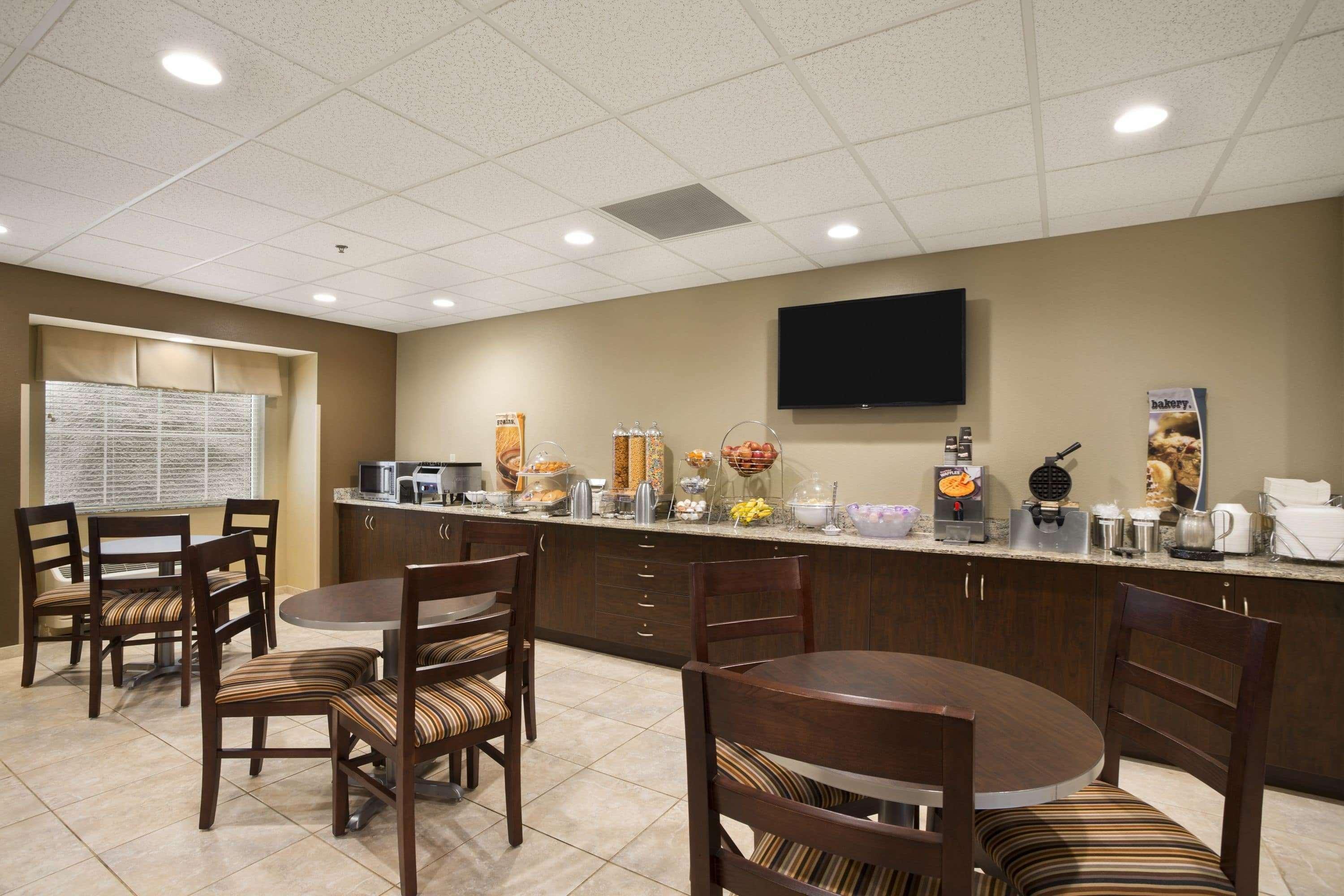 Microtel Inn & Suites By Wyndham Cambridge Exterior photo